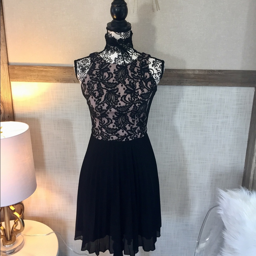 NWT Speechless Cutout Caged Back Pleated Dress - Picture 2 of 4